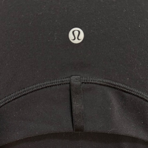 Gorgeous Lululemon Define Jacket Size 8 Black Flattering Fit - Picture 4 of 5